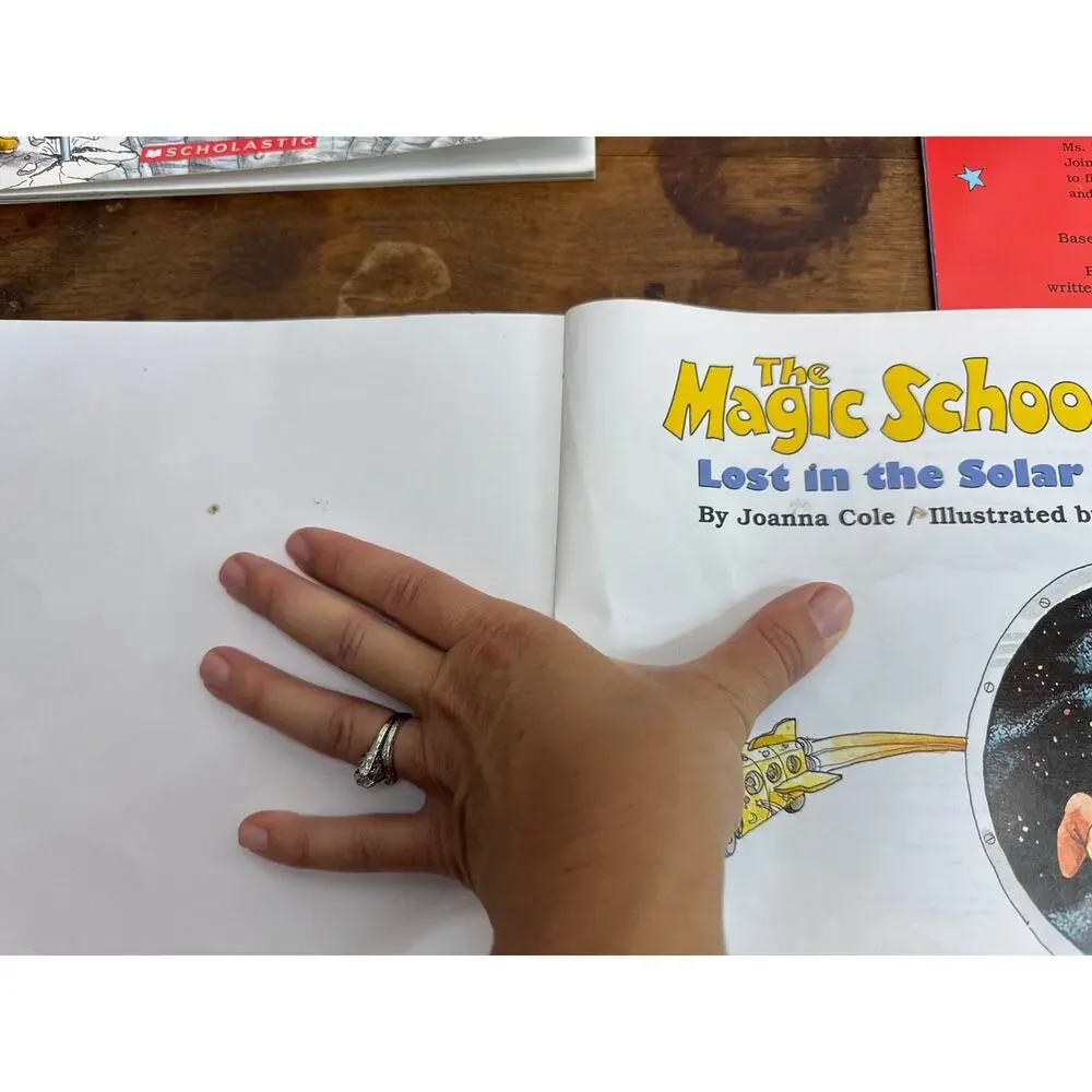 The Magic School Bus 80's / 90's Children's Educational Soft Cover Book Bundle